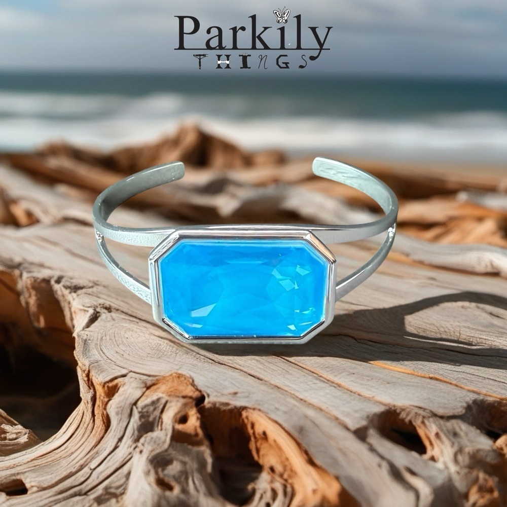 Handcrafted bracelet with large Austrian crystal in silver and blue